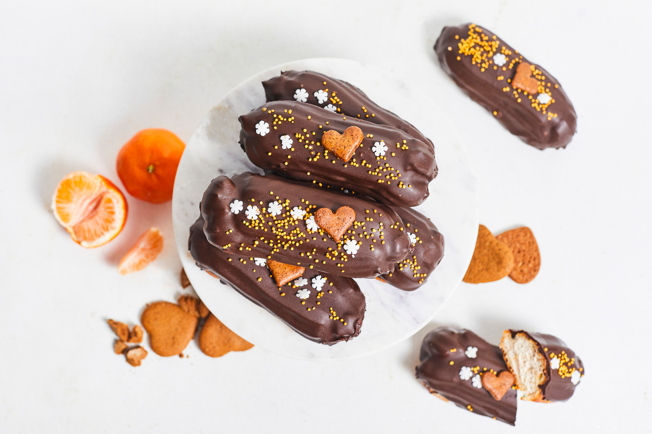 Piparkūku- mandarīnu eklērs