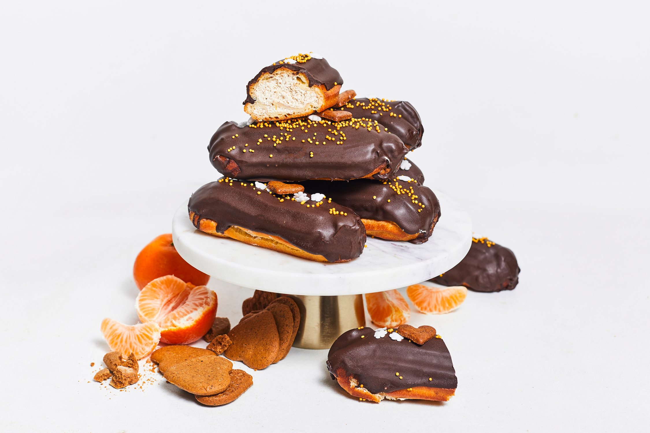 Piparkūku- mandarīnu eklērs