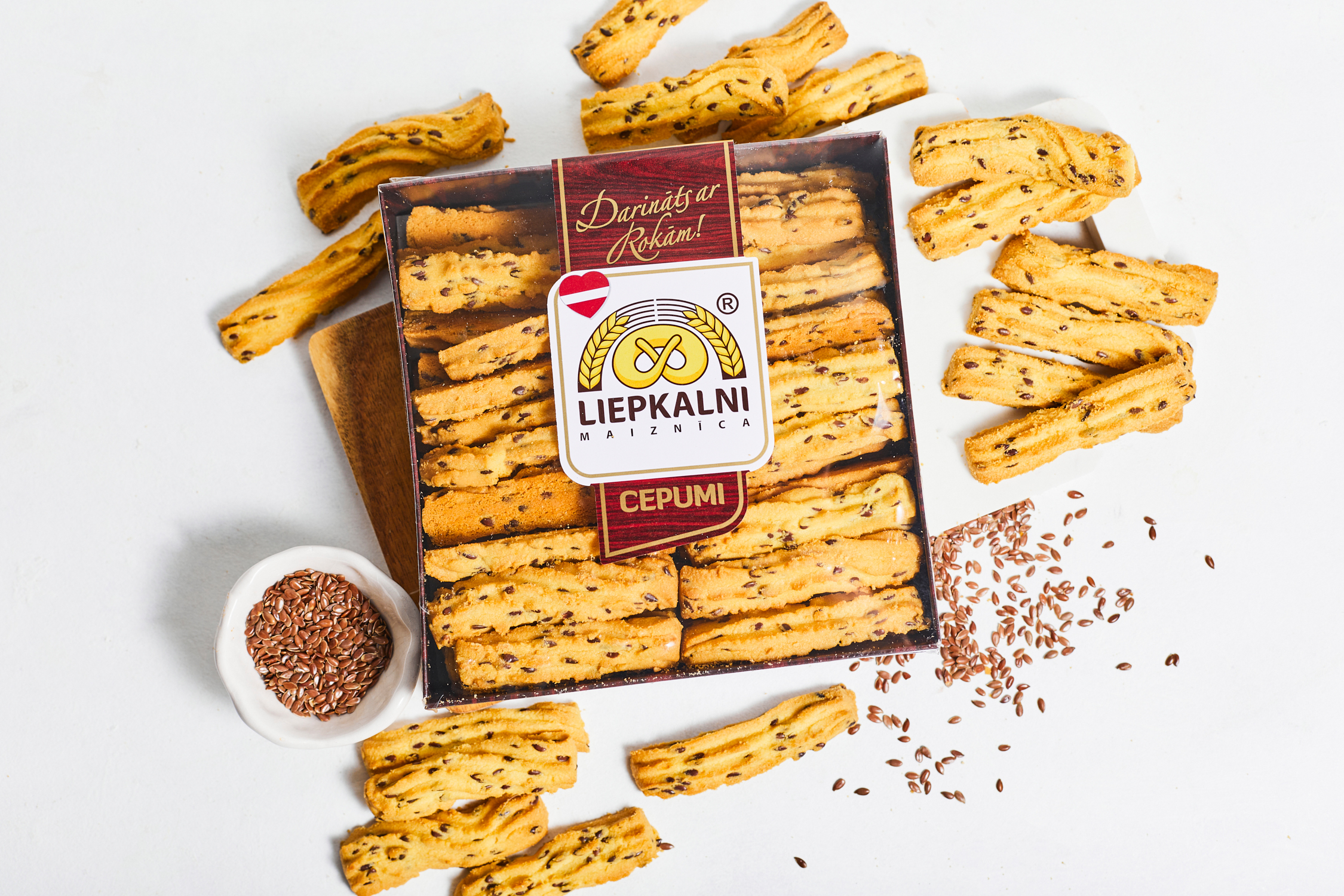 Чайное печенье с семенами