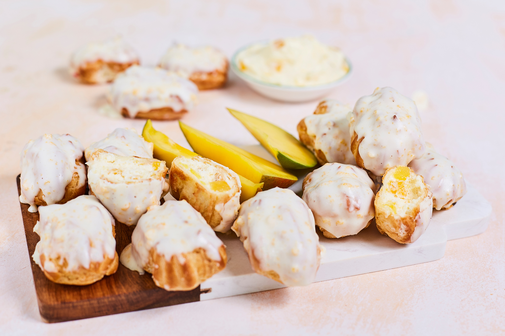 Mини пирожное "Эклерс" с манго кремом