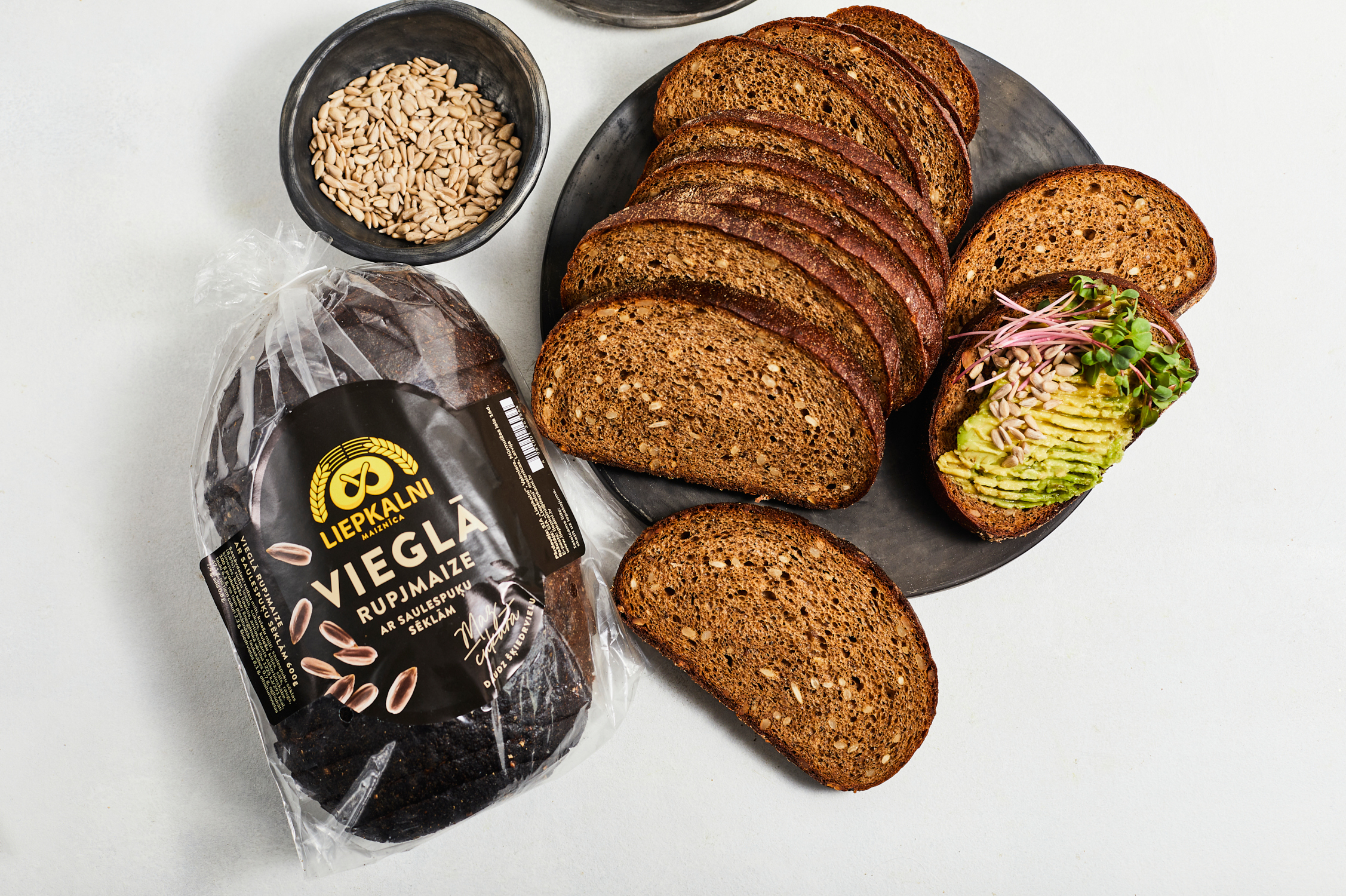 Vieglā rupjmaize ar saulespuķu sēklām