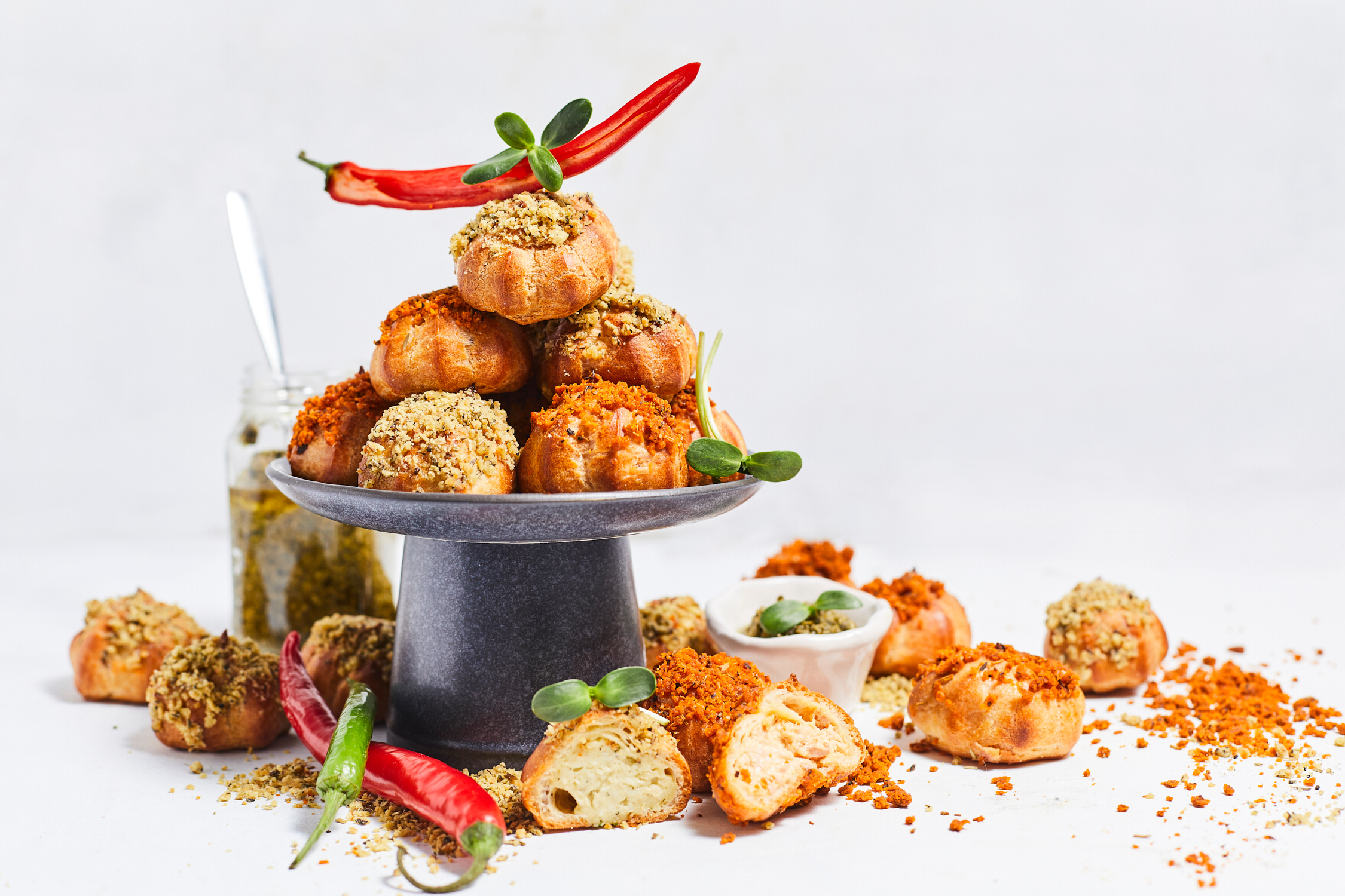 Čilli-pesto uzkodu izlase