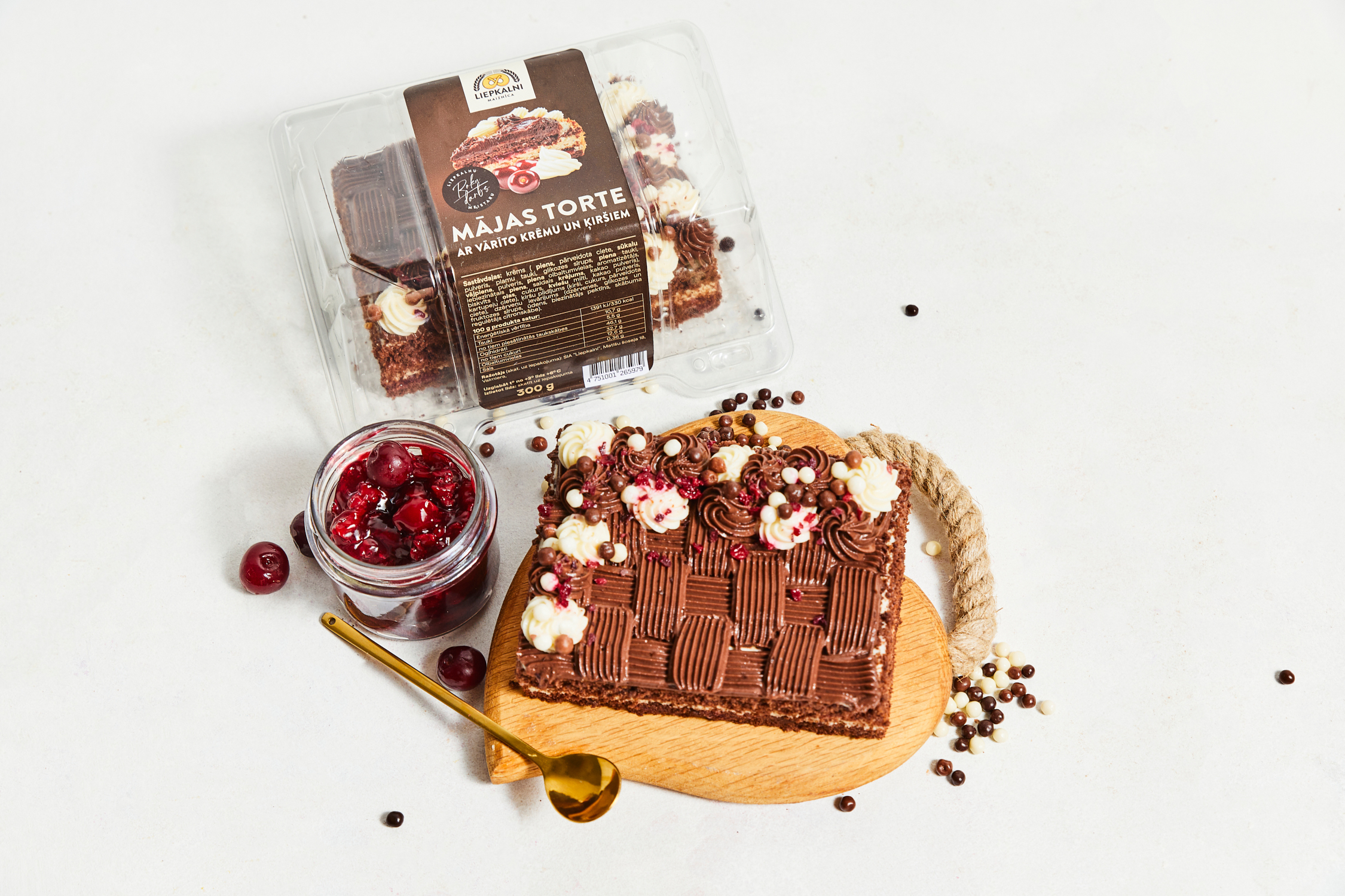 Mājas torte ar vārīto krēmu un ķiršiem (Nāc līdz) (kārbā)